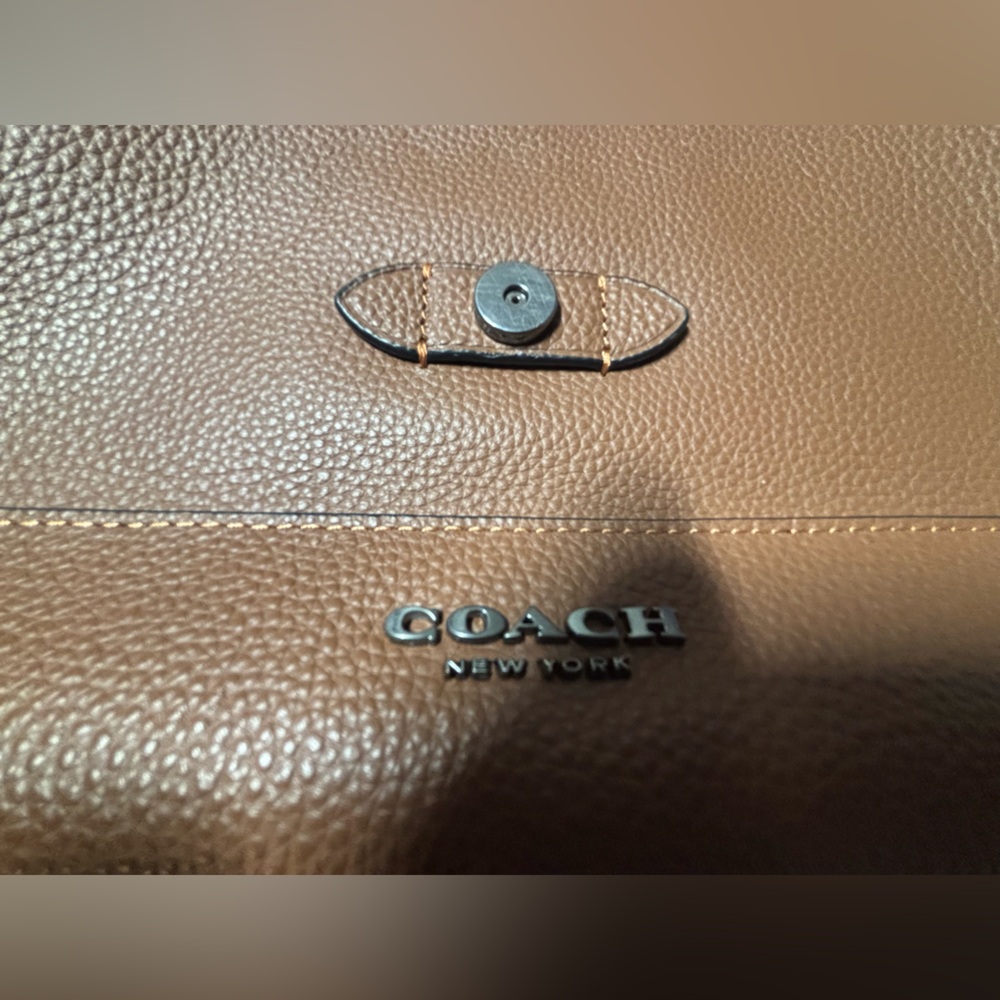 Coach Hudson Messenger Bag
Unisex
Brown - Picture 3 of 5